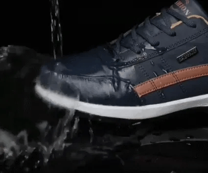 "Okrevalni čevlji" za igralce svetovnega prvenstva | Anatomski vložek CLOUNDE®, ki lajša bolečine v peti in nelagodje v kolenu.