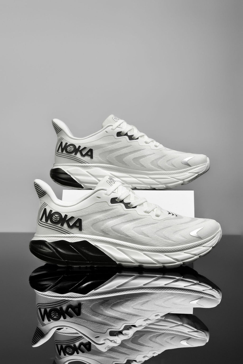 Športni čevlji CLOUNDE® medicinskega razreda | Zasnovano posebej za osebe srednjih in starejših let, z nemško certificirano oporo stopalnega loka, odpornostjo proti zdrsu in blaženjem udarcev.